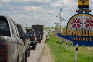 На передову у бригади Десантно-штурмових військ передали нові пікапи та необхідне спорядження для бійців