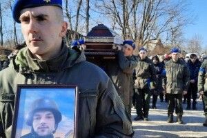 Боровся за волю: На Тернопільщині попрощалися з наймолодшим загиблим Героєм (Фото)