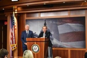 Спартц вимагає, щоб Зеленський відповів перед Конгресом США щодо Єрмака