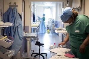У Литві можуть запровадити комендантську годину: у такий спосіб сподіваються зупинити наступ коронавірусу