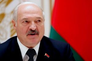 Бацька Лукашенко заборонив підлеглим брати у владу коханок і коханців