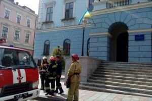 У Чернівцях «замінували» міськраду, облраду та університет