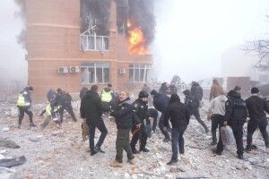 «Живу в розбитому кварталі. Розбиті серце  і думки...»
