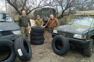 Громада на Волині «взула» автівки захисників 