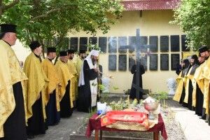 Пам'ять не вмирає: містяни помолилися за жертв Луцької тюрми (Фото)