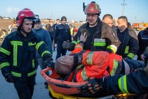 Під Тернополем в ямі засипало землею чоловіка і трьох його рятувальників 