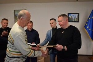 Відомий волинянин виставить свої медалі на аукціон задля ЗСУ 