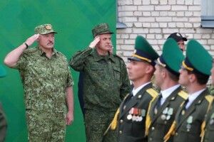 Біля кордонів Білорусі нагнітається силове протистояння