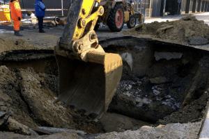 У Луцьку під час ремонту водогону виявили ще один аварійний порив