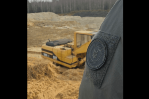 Сліди «чорних копачів»: на Волині виявили незаконний кар'єр