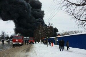 На Калинівському ринку в Чернівцях палають «килимові ряди»