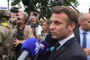 Це тавро варварства, – Макрон про побачене в Ірпені, де орудували окупанти