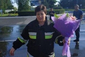 Жительку Рівненщини облили холодною водою та відправили на пенсію під звуки сирен (Фото)