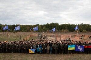 Ми завжди готові захищати Україну і не дозволимо владі перетнути «червоні лінії»: Порошенко на перших тактичних зборах ГО «Res_Publika. Брати по зброї»