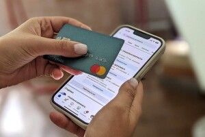 Банківську картку жительки Волині «атакували з країни агресора»