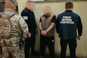 Волинські поліцейські затримали банду «гастролерів», які обкрадали елітні авто