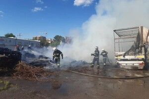 У Рівному грандіозна пожежа на Костромській (Фото)
