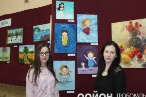 У Любомльському шкільному музеї відкрили виставку картин своєї випускниці
