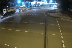 У Луцьку вночі Ford на швидкості влетів у Volkswagen (Відео)