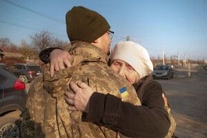«Вона — та, хто пише у Facebook пост, щоб зібрати «малому» чи «малій» на найкращий бронік»…