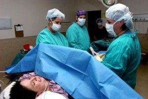 13-річна дівчинка в Ужгороді народила дитину