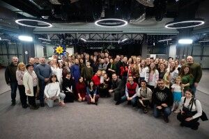 Києво-Могилянська Академія обстріляла Зеленського у вертепі (відео)