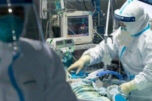 Лікар і медична сестра, які робили розтин тіла хворого на коронавірус волинського лікаря-гінеколога, підчепили COVID-19