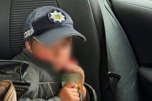 Блукав містом декілька годин: у Луцьку допомогли хлопчику, який загубився 