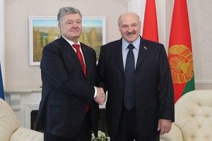 Лукашенко впевнений  у перемозі Порошенка*