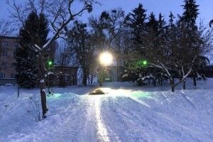 Снігових скульптур у Луцьку сьогодні не ліпитимуть. Але можна спускатися на світломузичній гірці (Програма заходів)