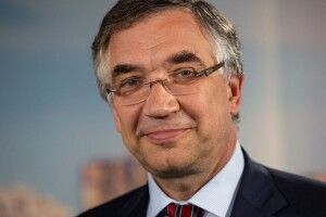 Експосол Канади Роман Ващук: за політичним переслідуванням Порошенка стоїть оточення Портнова і Коломойського 