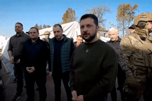 Зеленський на звільненій території Херсонщини поспілкувався з селянами (Відео)
