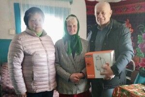 Життєрадісну довгожительку з Волині привітали з 90-річчям