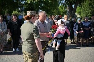 У громаді на Волині родинам полеглих воїнів вручили посмертні ордени «За мужність»