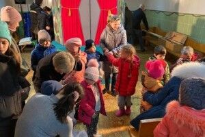 У Рівному актори показують дітям вистави у бомбосховищах