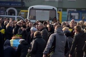 Рівняни попрощалися зі старшим лейтенантом, який віддав життя за Україну (Фото)
