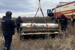 Волинські сапери «впоралися» з авіаційними ракетами на Сході
