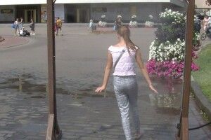Як люди в Луцьку рятуються від спеки (Відео)