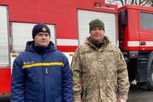 На Волині два товариші врятували з пожежі жінку