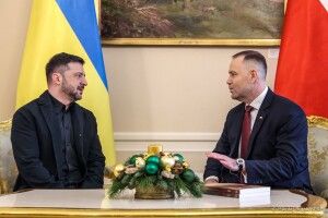 Президент Польщі вручив президенту України двотомник «Документи Волинського злочину»