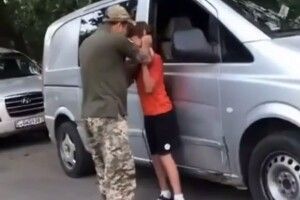В Одесі чоловік у формі влаштував «силове виховання» підлітку