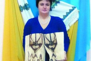 Неймовірно: у середині старого дерева – тризуб і гасло: «Слава Україні!»