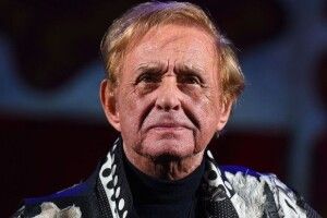 Режисера Романа Віктюка провели в останню путь піснею «The Show Must Go On» (Відео)