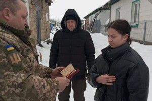 Мужність, що житиме вічно: на Волині рідним загиблого Героя передали його нагороду
