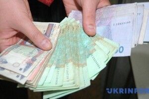 Гривня ослабла на декілька копійок