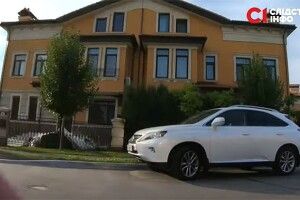 Начальник української кіберполіції приховав від декларування розкішний будинок у столиці