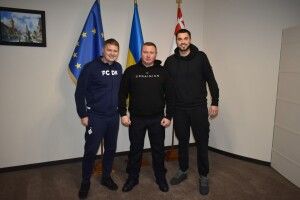На Волинь приїхали відомі футболісти, аби привітати військових зі святом (Фото) 