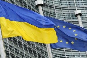 Єврокомісія пропонує скасувати статус кандидата, якщо Україна не робитиме реформ