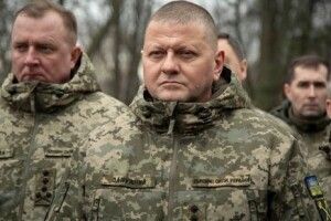 «Це ж не ви зараз на першій лінії оборони. І не ваші діти»:  Головнокомандувач звернувся до політиків
