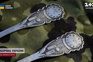 «Сьогодні повернули ложки, а завтра – Україну»: бійці відшукали на позиціях росіян вкрадене срібло і віддали власникам